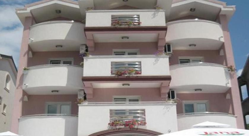 Perper Hotel Донья Ластва Екстер'єр фото