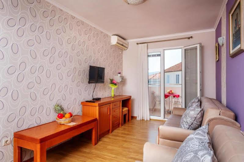 Perper Hotel Донья Ластва Екстер'єр фото